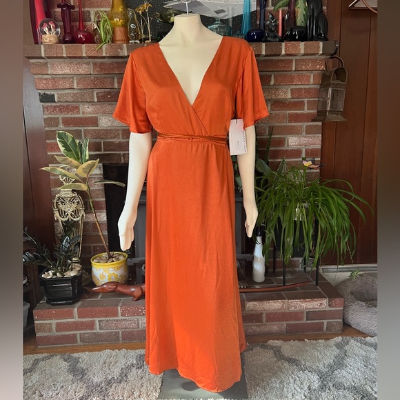 Whimsy+Row NWT Burnt Orange Lola Satin Wrap Midi - Picture 1 of 10